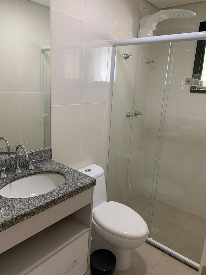 Flat Em Pitangueiras - Sacada Gourmet, 3 Dorms, Limpeza Diaria E Serv De Praia Lejlighed Guarujá Eksteriør billede